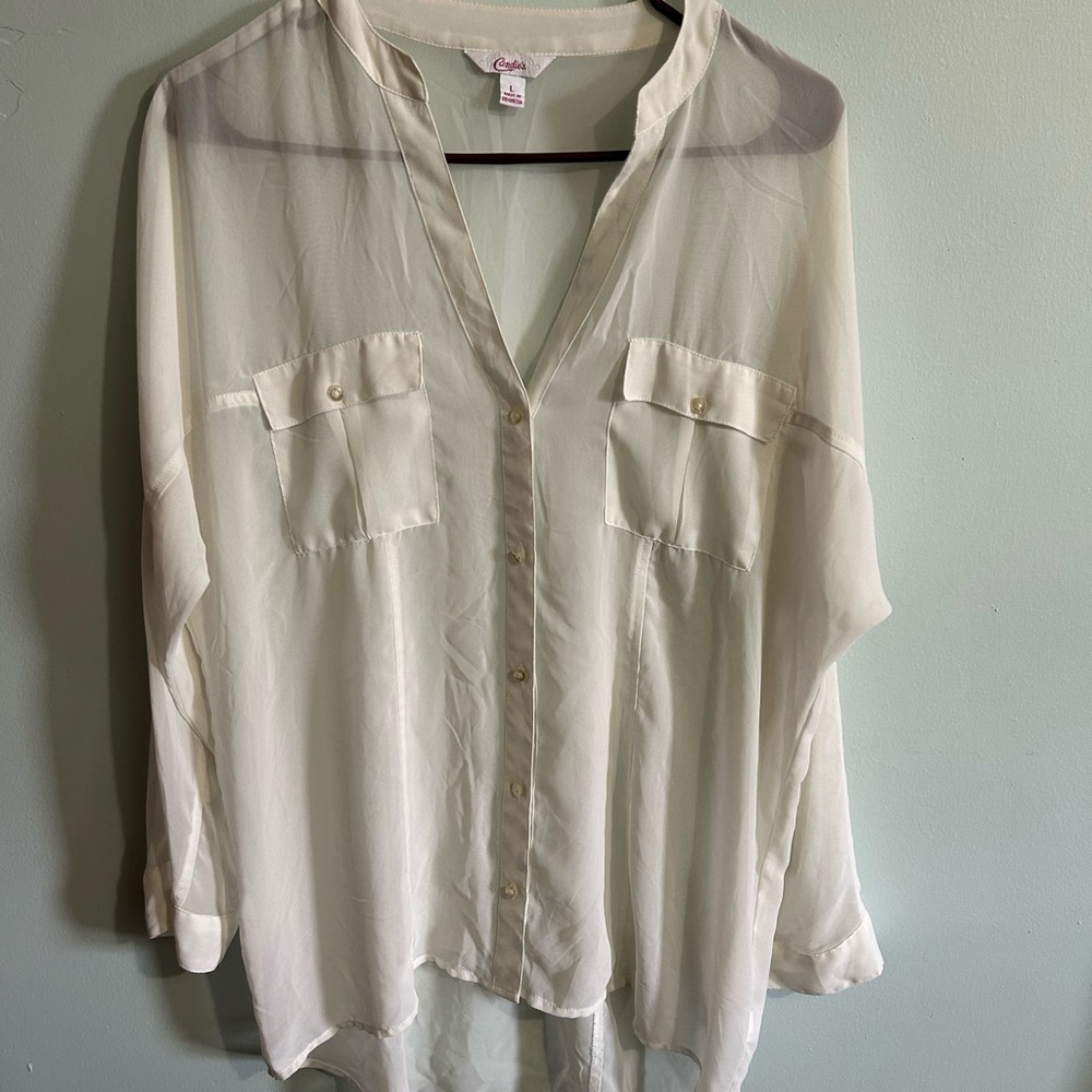 Candie’s Sheet White Long Sleeve Button Down Top
